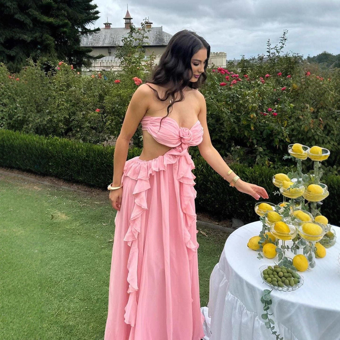 Robe longue de fée  à volants et sans bretelles